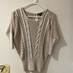 Ladies three-quarter sleeve knit top